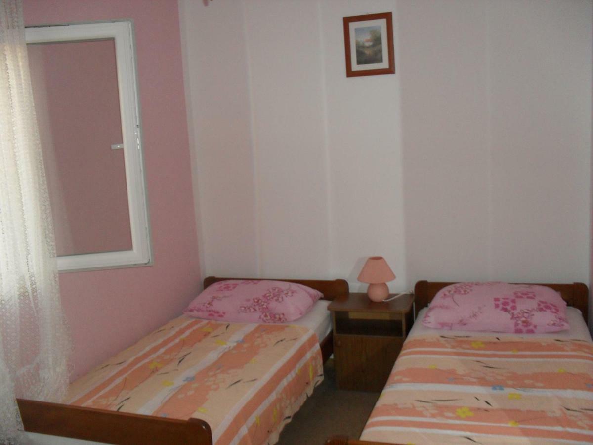 Apartment Zdenka Povljana Buitenkant foto