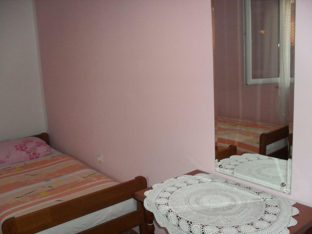 Apartment Zdenka Povljana Buitenkant foto